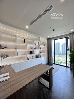 bán gấp căn hộ star tower 4pn 160m2 tầng trung hướng mát,sổ cầm tay nhà full nội thất giá chỉ 13 tỷ