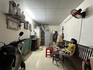 bán gấp nhà riêng đông đen, tân bình, 27m2, 3 tầng, hẻm 3m sát mặt tiền, chỉ nhỉnh 3 tỷ.