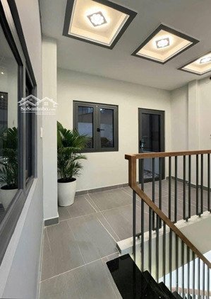 chủ cần đóng tiền học cho con nên bán gấp nhà giá 2 tỷ 250 tr. nhà gần chợ bà hom q6