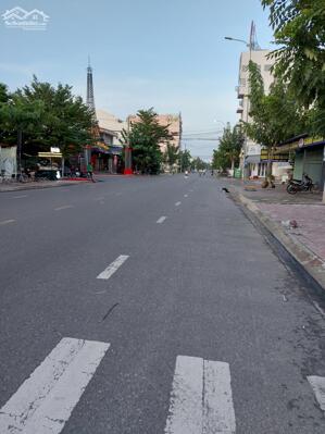 Bán lô đất mặt tiền đường Hoàng Bích Sơn khu hùng vương, gần siêu thị Lotte, chợ Phú Thủy