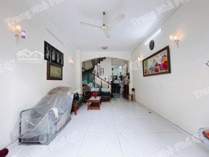 quận 7 hẻm xe hơi ngủ trong nhà sát mặt tiền huỳnh tấn phát