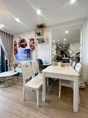 bán chung cư gần f4 trung kính, diện tích: 98m2, 3 phòng ngủ, giá: 6.2 tỷ. lh: 