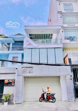 siêu phẩm mt trống suốt tiện showroom-3e lam sơn, p 5, phú nhuận.