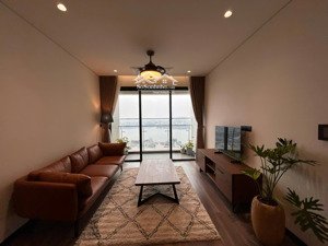 cho thuê căn 2 ngủ trục hoa hậu view thẳng hồ tây soho heritage westlake - lh: 