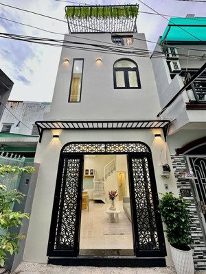 nhà 3 tầng xây mới đúc thật-3 phòng ngủ - hẻm xe hơi - sổ mới hoàn công 2025- cạnh công viên