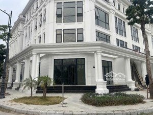 cho thuê căn góc louis hoàng mai- 45 triệu/tháng . 5 tầng. liên hệ 