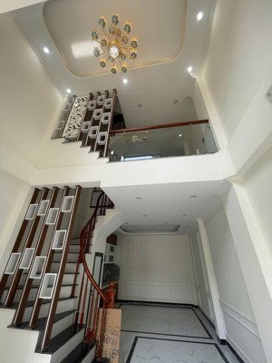 xách vali về ở ngay! nhà 38m2 5 tầng, mặt tiền 4m 5 ngủ, tầng lửng đọc sách sát vinhome & metro