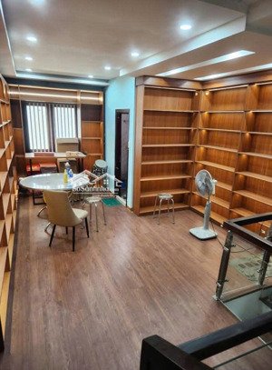 gia đình cần bán gấp căn nhà 2 mặt tiền trước và sau đường đống đa