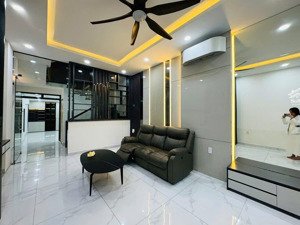 siêu nóng! nhà tốt giá mềm -dt 56,5m2-giá 2,83 tỷ-đường thích quảng đức, phú nhuận-gần bv hoàn mỹ