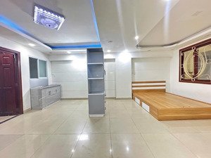 chính chủ còn 2 phòng cần thuê studio full nội thất phường 15 tân bình giá 4tr8 , 5tr5 40m2