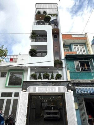 chuyên hàng ngộp cuối tháng 7 tại gò vấp giá 4,1 tỷ cực tốt. dt 88m2, shr, hđt cao 22 triệu/1 tháng