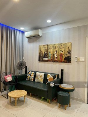 bán căn hộ screc tower - quận 3 (70m2 - 2pn - 1wc + 1p. tắm). giá 4,150 tỷ. có sổ