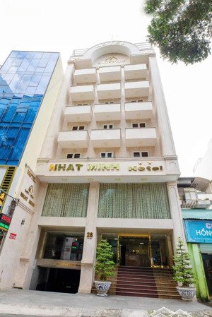 giảm 10 tỷ bán tòa khách sạn đường nguyễn thái bình - hầm 7 tầng- 8.5 x20m-hdt 160 triệu -giá 32 tỷ