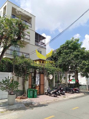 cho thuê villa góc 2mt lê văn miến - thảo điền. giá 117tr/ dt 17x18m