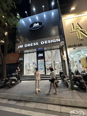 cho thuê nhà mặt phố bùi thị xuân, dt 55m2, mt 5.5m, giá 45tr, lh 