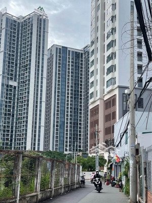 bán dãy trọ - hẻm xe tải - dt: 6.2m x 21(125m2) - kế ubnd phường - nvl - q7 - nhỉnh 12 tỷ