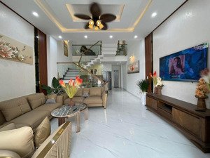 bán nhanh! nhà thái thịnh, lô góc, ngõ nông, sát phố, đại học công đoàn, 20m ô tô, 43m2*5t