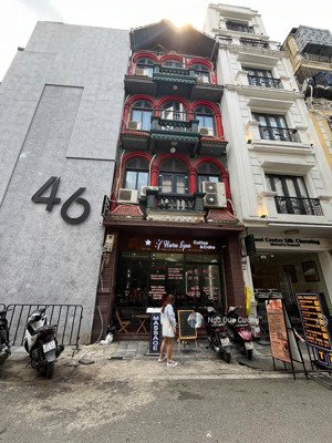 cho thuê mbkd hàng hòm 100m² x 4t, mt 4m, phố thương hiệu tấp nập du khách, dân sinh 