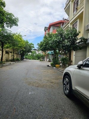 bán nhà mặt phố phường việt hưng nhỉnh 9 tỷ, 46m2, x3 tầng