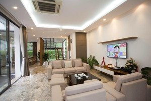 bán siêu phẩm biệt thự 180m full nội thất-thiết kế 2pn-bể bơi riêng flamingo đại lải giá chỉ 7,x tỷ