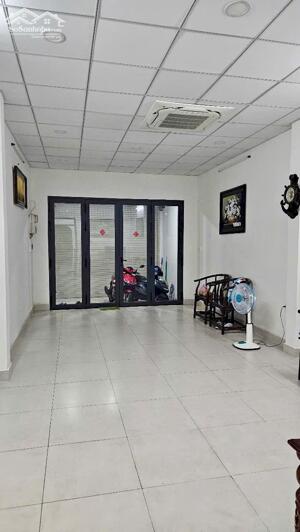 BÁN NHÀ MẶT TIỀN NGUYỄN TRỌNG TUYỂN 4X23 NỞ HẬU L 8M NGAY NGUYỄN VĂN TRỖI CHỈ 23 TỶ