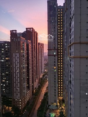 bán căn 2 ngủ toà s4 seasons avenue kdt mỗ lao-resort giữa lòng thành phố. tầng trung view đẹp