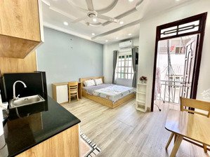 cho thuê căn hộ studio ban công q4 gần cầu khánh hội, đh nguyễn tất thành, đh luật, cầu tân thuận