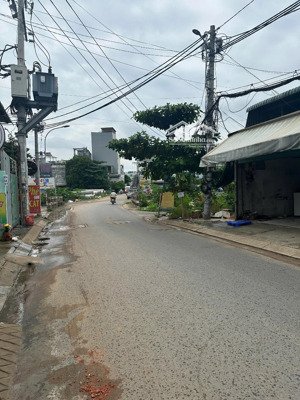bán gấp nhà mặt tiền đường số 10, phường bhh, quận bình tân. dt: 80m2, kinh doanh tốt. chỉ 6,79 tỷ