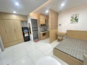 bán tòa chdv cầu giấy, 66m x 7 tầng, 14 phòng 1n1k, 2 thoáng trước sau, dòng tiền 75 triệu/tháng