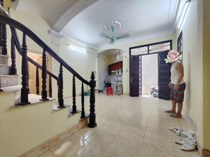 cho thuê nhà ngõ 285 đội cấn, ba đình, 38m2, 3 tầng, ở luôn, 9 triệu