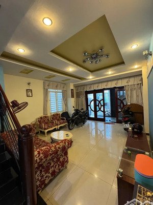 nhà đẹp - ngộp bán gấp trong tuần. bán nhà trần kế xương 4 tầng, 4 pn, 5 wc giá 16 tỷ