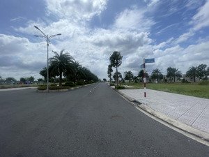 có 1 tỷ 9 mua được đất nền đẹp bến lức sổ mới tinh, không qua trung gian