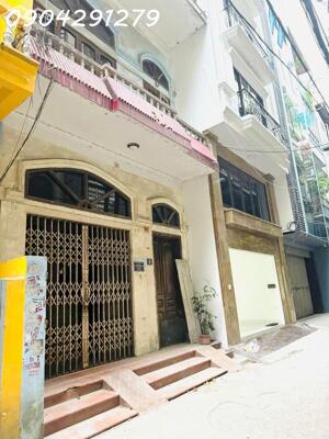 Cho thuê nhà 3.5 tầng, diện tích 60m2/sàn, ngõ 210 Hoàng Quốc Việt, ôtô vào tận cửa nhà.