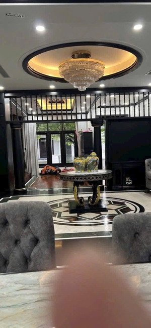 biệt thự việt hưng, mặt phố, kinh doanh sầm uất, vị trí quyền lực đẹp số 1 : 190m2, giá 49.9 tỷ