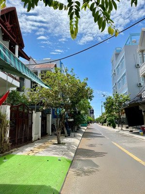 (siêu phẩm) biệt thự 3 tầng- dt 170m2- ngang 10m - đường tân thái - gần nguyễn huy chương - sơn trà