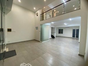cho thuê nhà phố tại phú mỹ hưng, 52 triệu, 111m2, trệt lửng 3 lầu. 4pn, 5wc, nhà mới