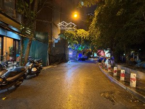 siêu phẩm - ô tô tránh - view hồ văn chương - 8tầng thang máy - vỉa hè - kinh doanh - dòng tiền 60t