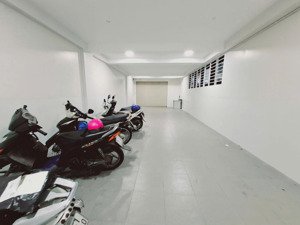 cho thuê tòa nhà góc 2 mặt tiền hẻm xe hơi đào duy anh, phường 9, phú nhuận