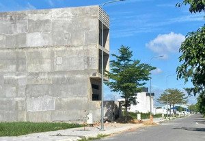 kẹt tiền bán gấp lô đất 150m2 full thổ cư 850tr ngay thới hoà-bến cát cạnh chợ kih doanh tốt