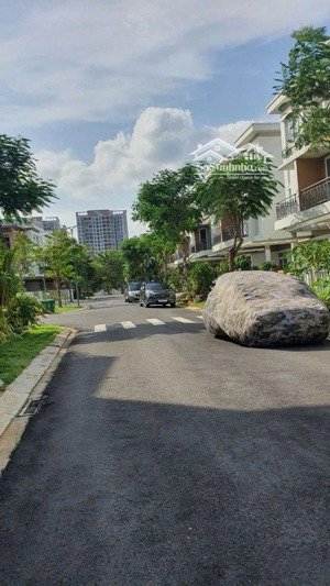 nhà 3 tầng btct kdc cao cấp phong phú 4 - chủ định cư gấp bán tặng lại toàn bộ nội thất