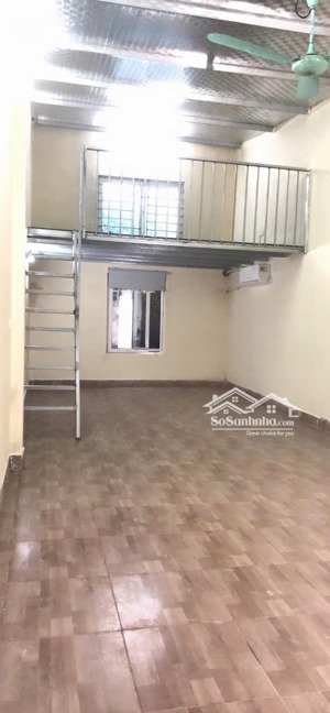 cho thuê nhà cấp 4 gác xép mặt ngõ 26 tả thanh oai