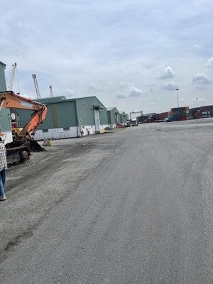 cho thuê kho mt nguyễn văn quỳ, q7 - dt 1000m2 cao ráo, đẹp, vào khai thác ngay, chỉ 110k/m2 rẻ