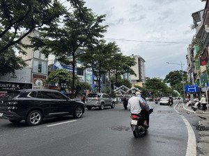 bán nhà mặt phố kim mã dt 38m2 x 5 tầng, vỉa hè rộng đẹp nhất phố giá bán 25,5 tỷ