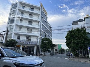 bán khách sạn tại vsip1 bình dương. thu nhập 120 triệu tháng. lh chính chủ: 