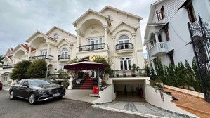 bán villa hùng vương p.9 trung tâm đà lạt 6pn, ngang 13m, đường 8m,cách hồ xuân hương 2km- giá 18ty