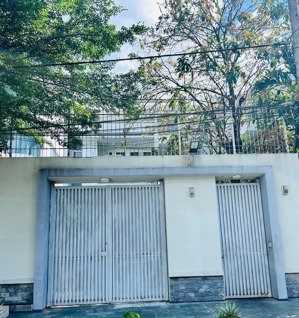 nhà đường nguyễn gia trí 9x30m trệt 2 lầu cho thuê