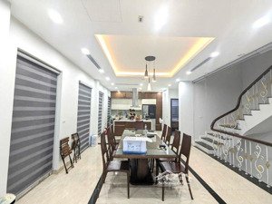 đây rồi! bán nhà hoàng cầu, phân lô, kinh doanh, gara ô tô. dt 72m2 - mt 4,2m. giá 26 tỷ.