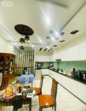 Nhà 4 Tầng – Cực đẹp – Mặt tiền Phan Đăng Lưu – Vị Trí Kinh Doanh – 100m2 – Giá 1x tỷ