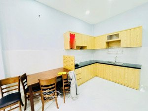 không có căn thứ 2,oto, chủ bán gấp nhà bùi xương trạch 45m2 x 5t, giá chỉ 6.35 đồng có tl