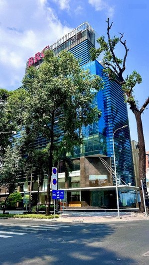 siêu vị trí. căn góc 2 mặt tiền kinh dương vương. dt: 33 x 150m. xd: 1h 7 tầng - 3 tỷ/th. 438 tỷ